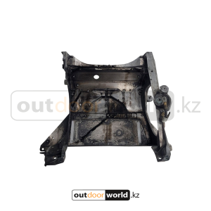 Элемент рамы снегохода несущий