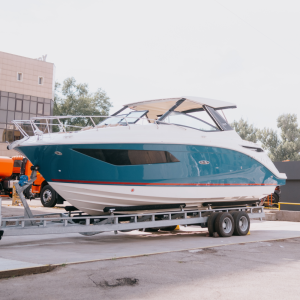 Катер  Sea Ray Sundancer DA320E Синий Стацион. 6,2L (2*350 hp) 10-мест.